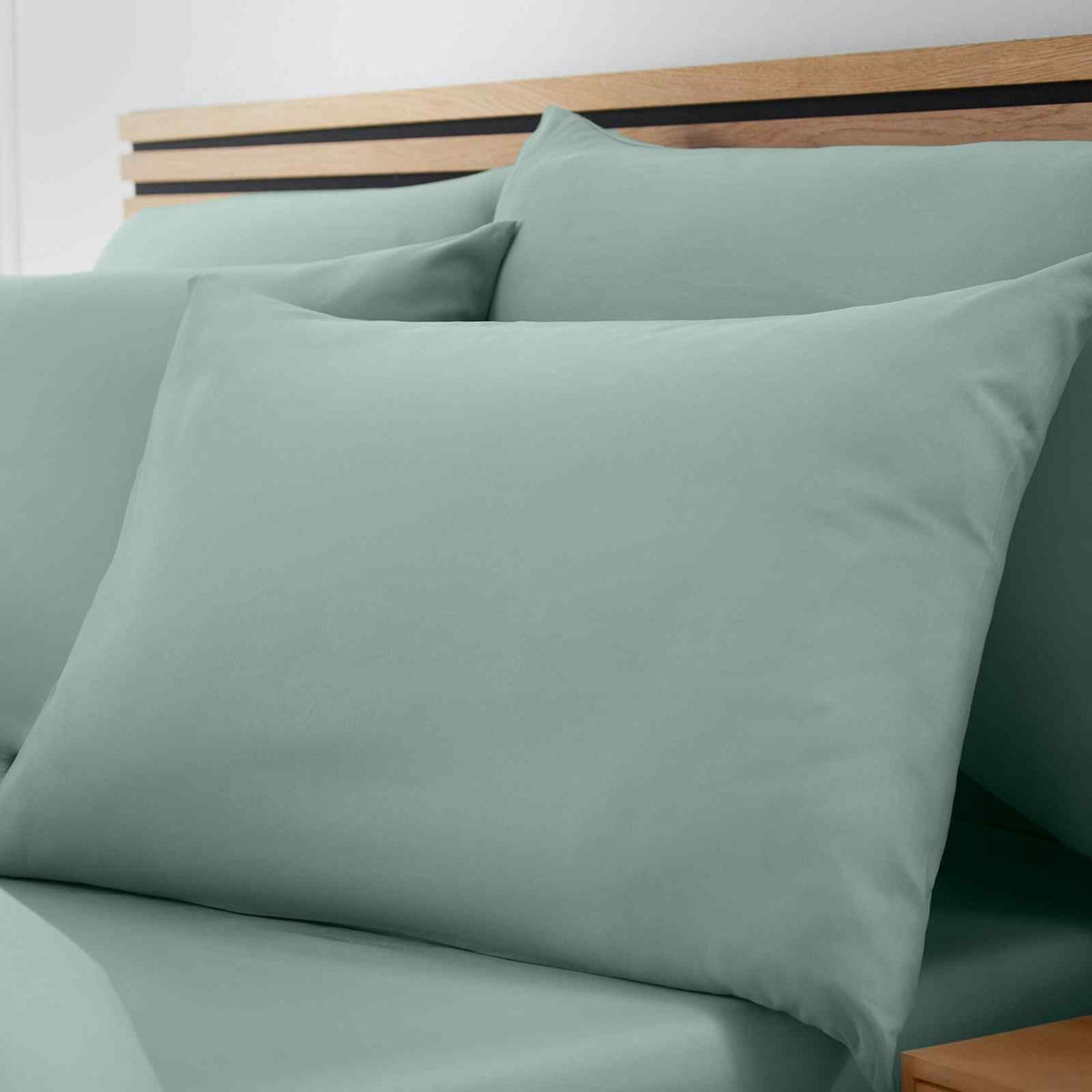 So Soft Non Iron Green Standard Pillow case Pack of 4 with envelope closure