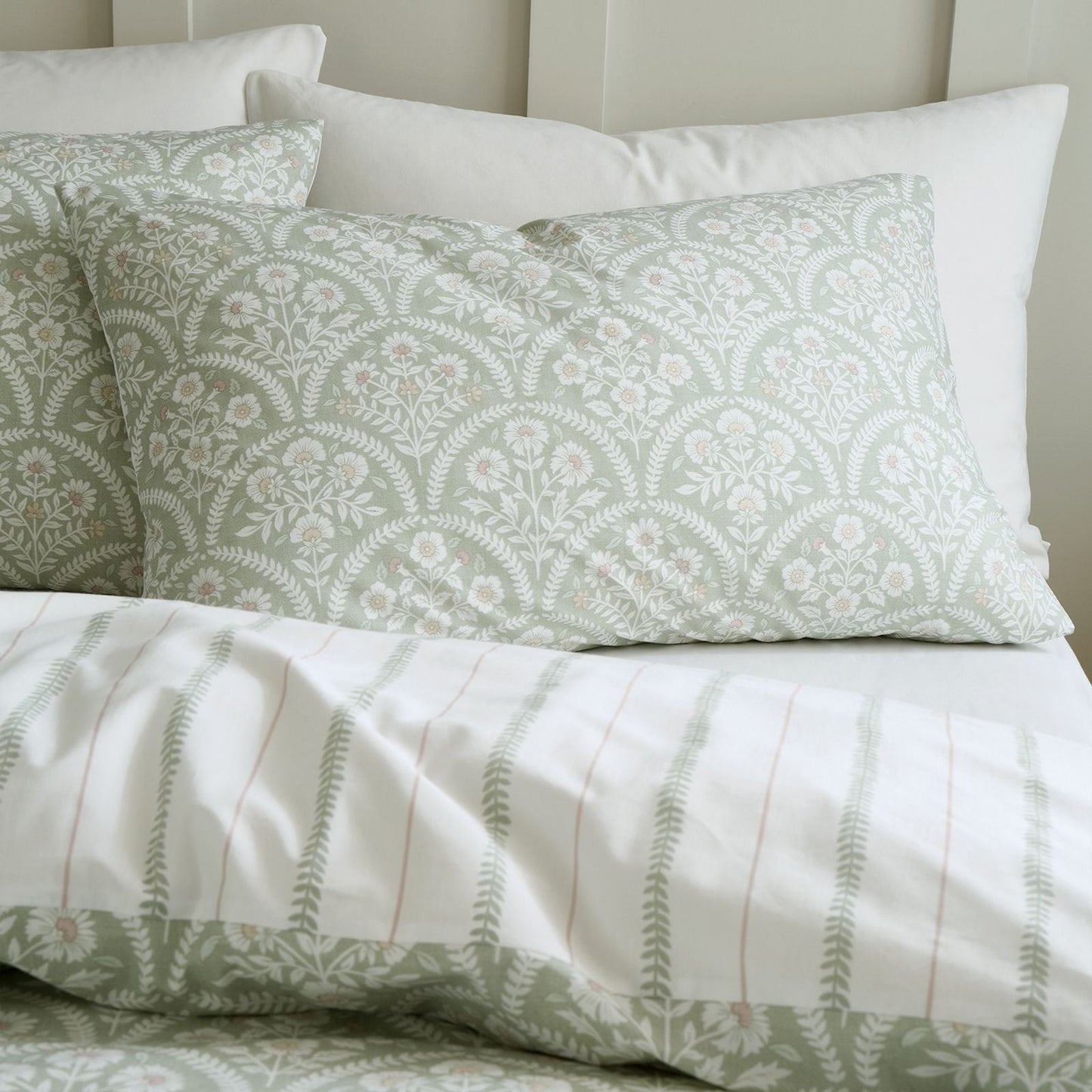 Scallop Floral Green Duvet Cover Set