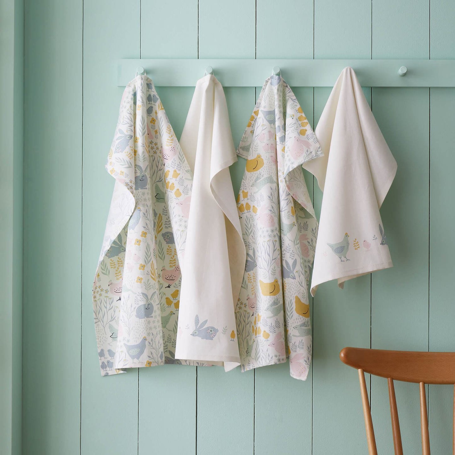 Cottage Friends Natural Table Cloth