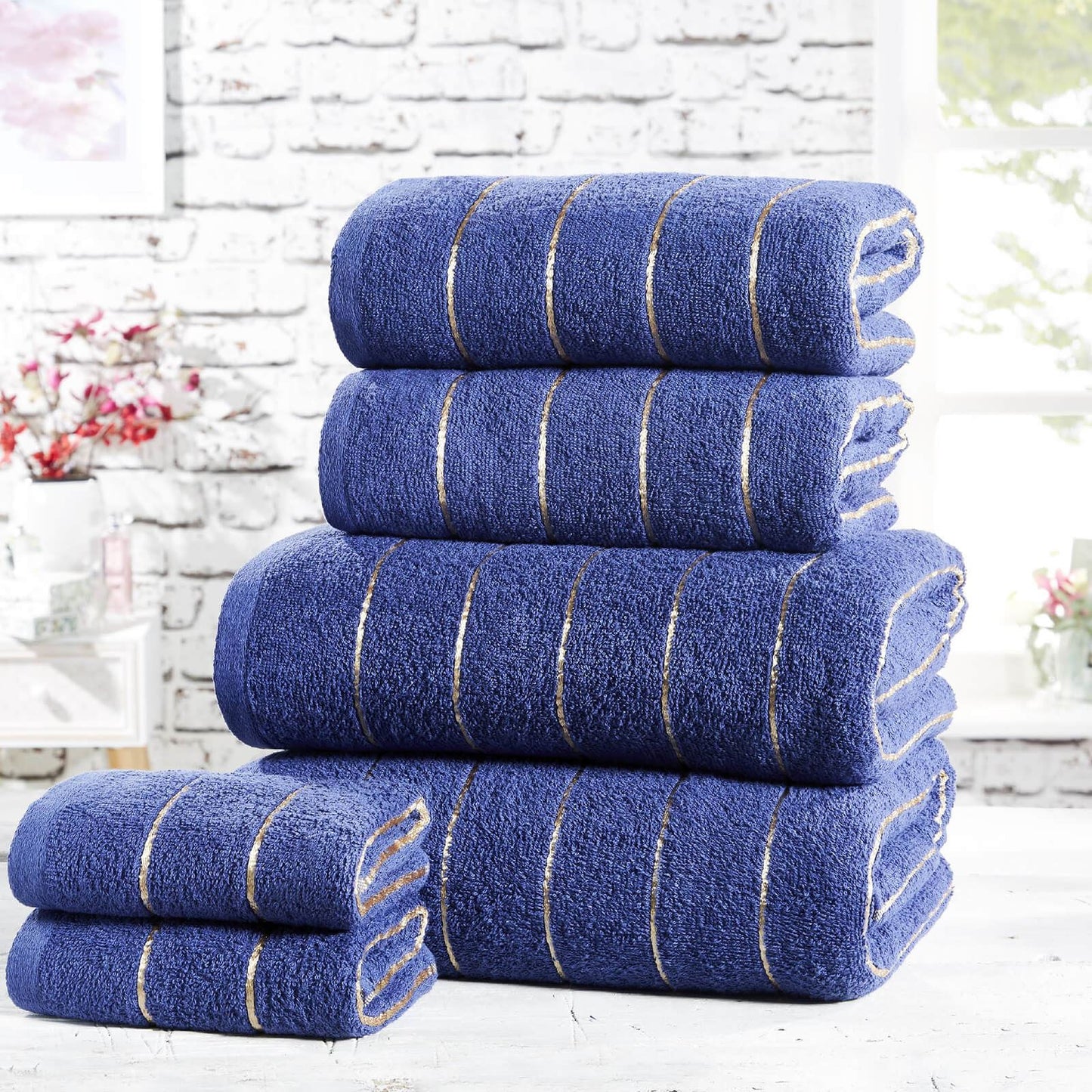 Sandringham Navy/Gold Face Towel