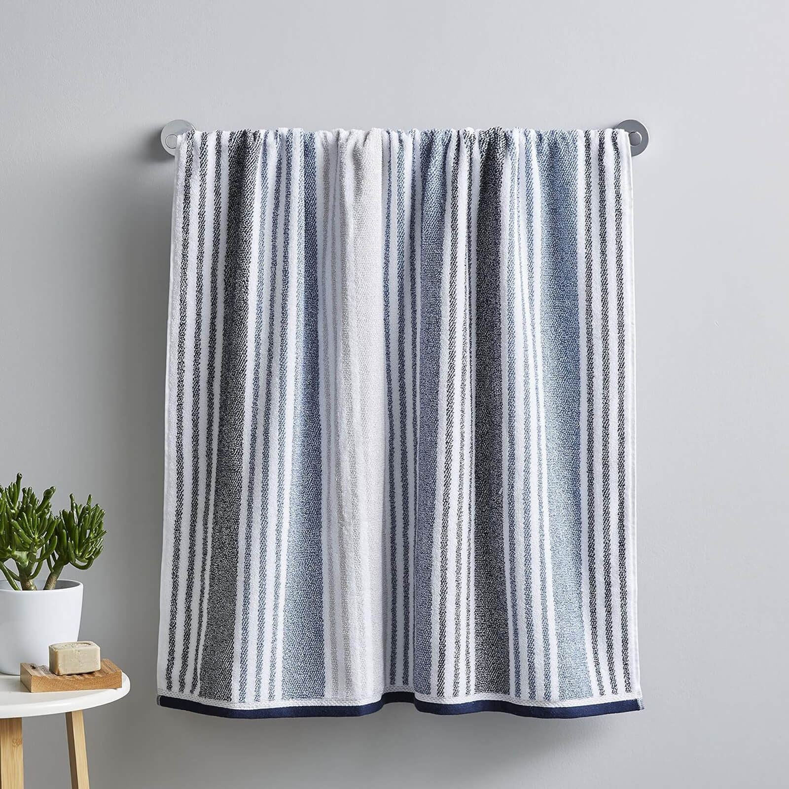 Kelso 450gsm Soft & Absorbent Blue Bath Towel