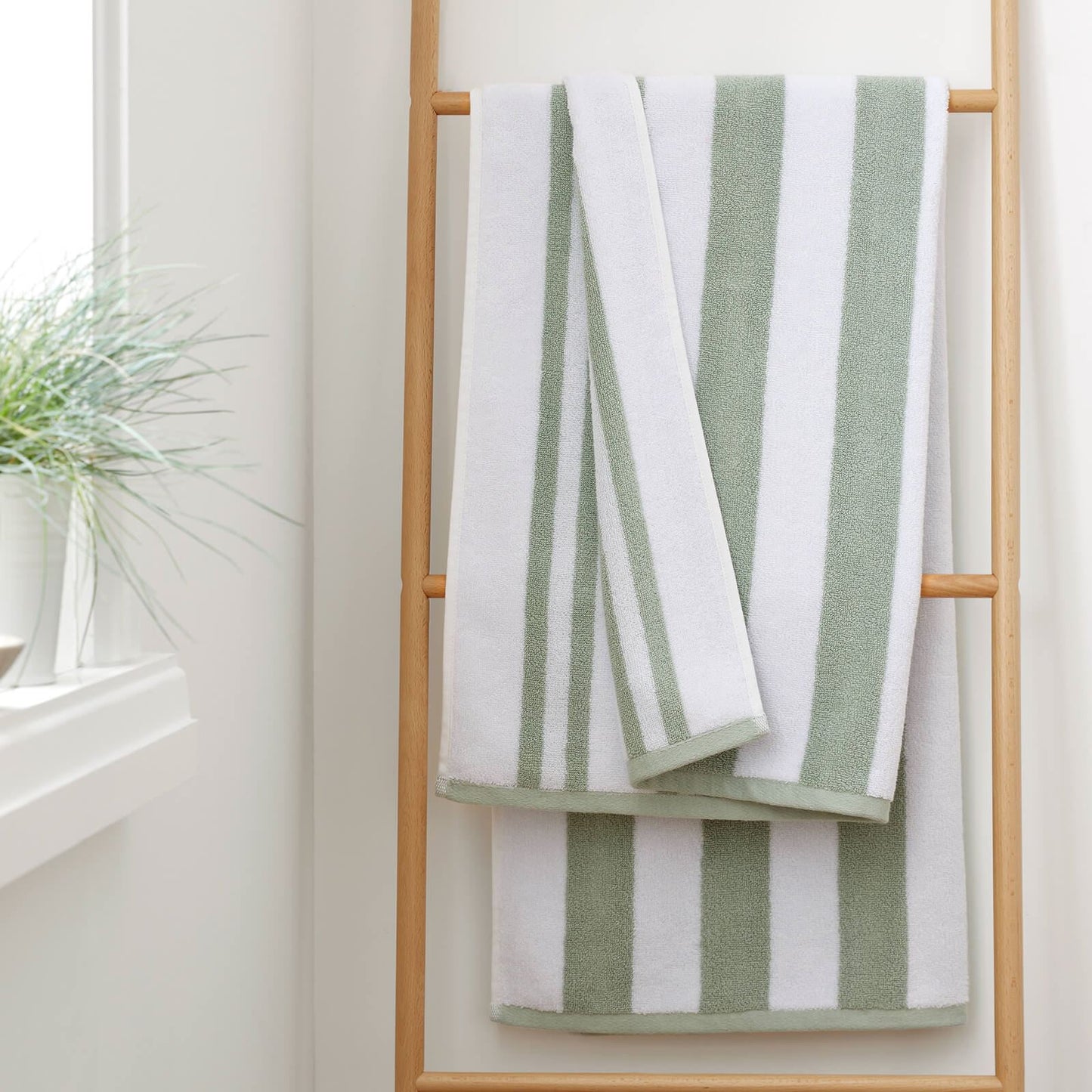 Reversible Stripe Jacquard Sage Green Bath Towel - 70x120 cm