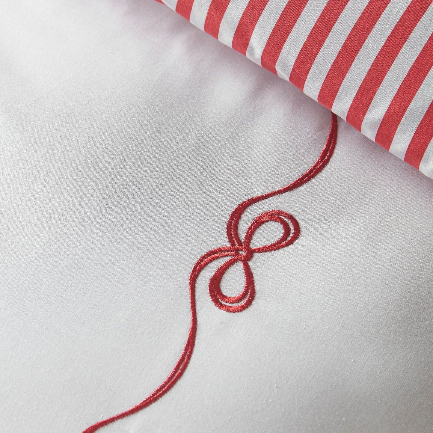 Catherine Lansfield Bow Embroidered Cotton Bedding Duvet Cover Set White / Red