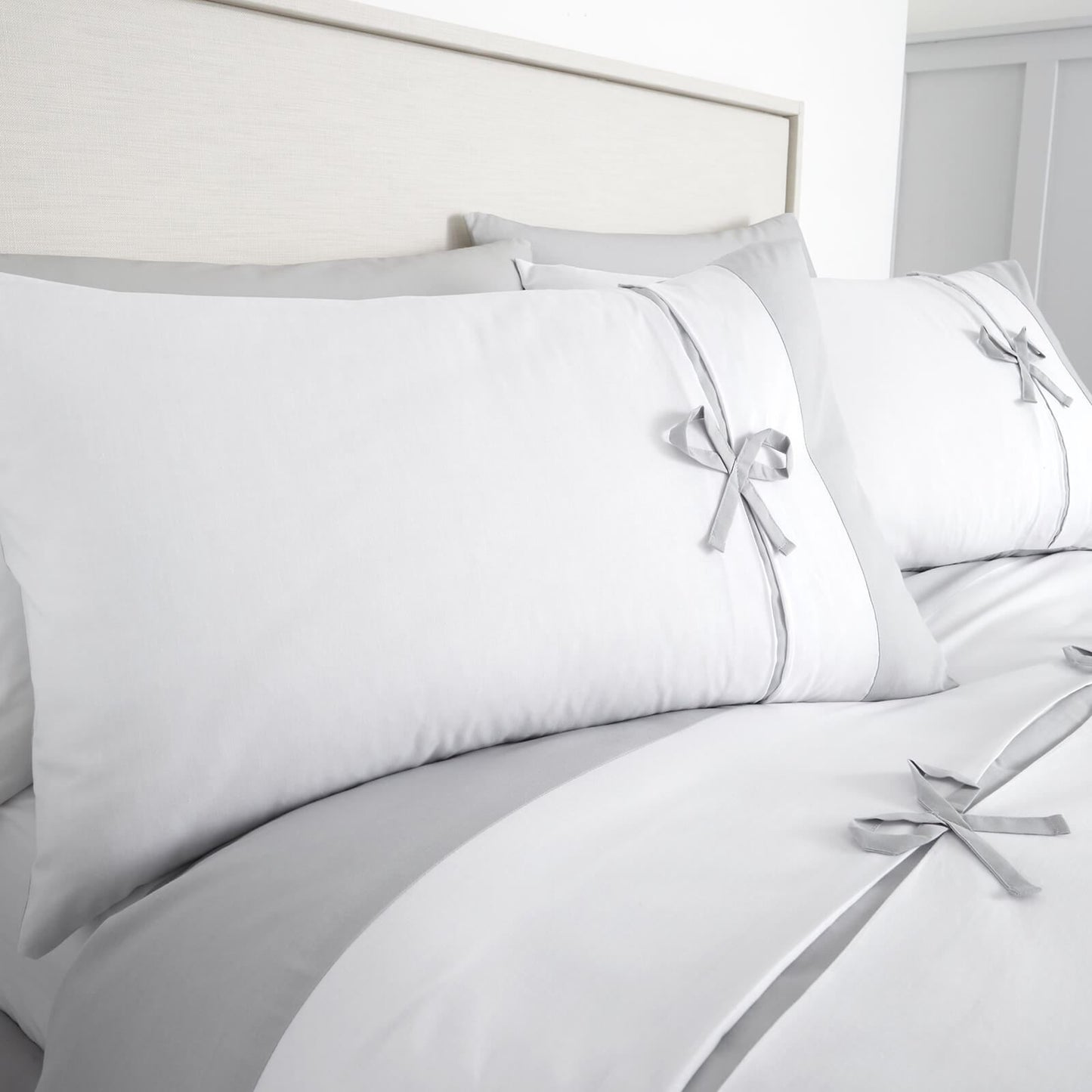 Milo Bow White Duvet Set