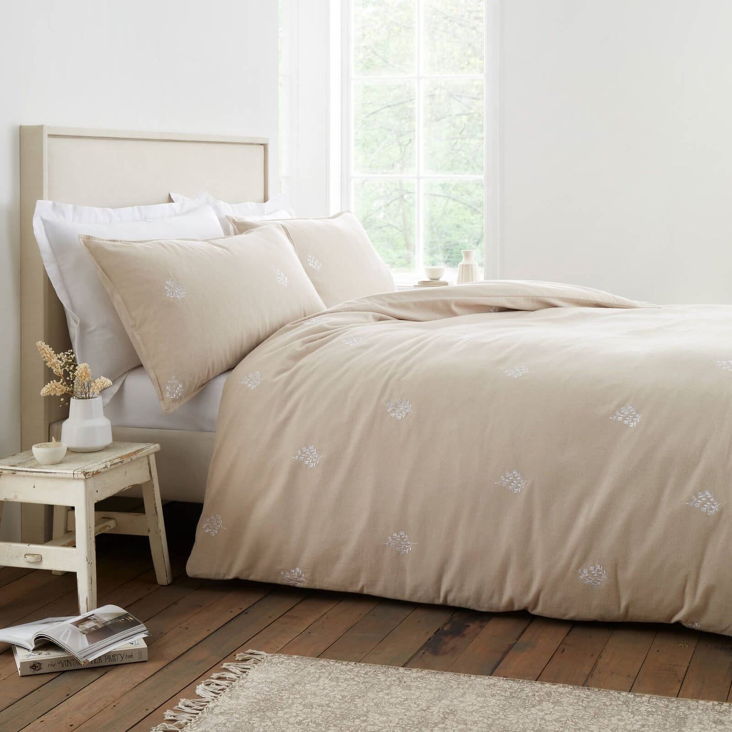 Bianca Fine Linens Leaf Embroidered Cotton Bedding Duvet Cover Set Natural