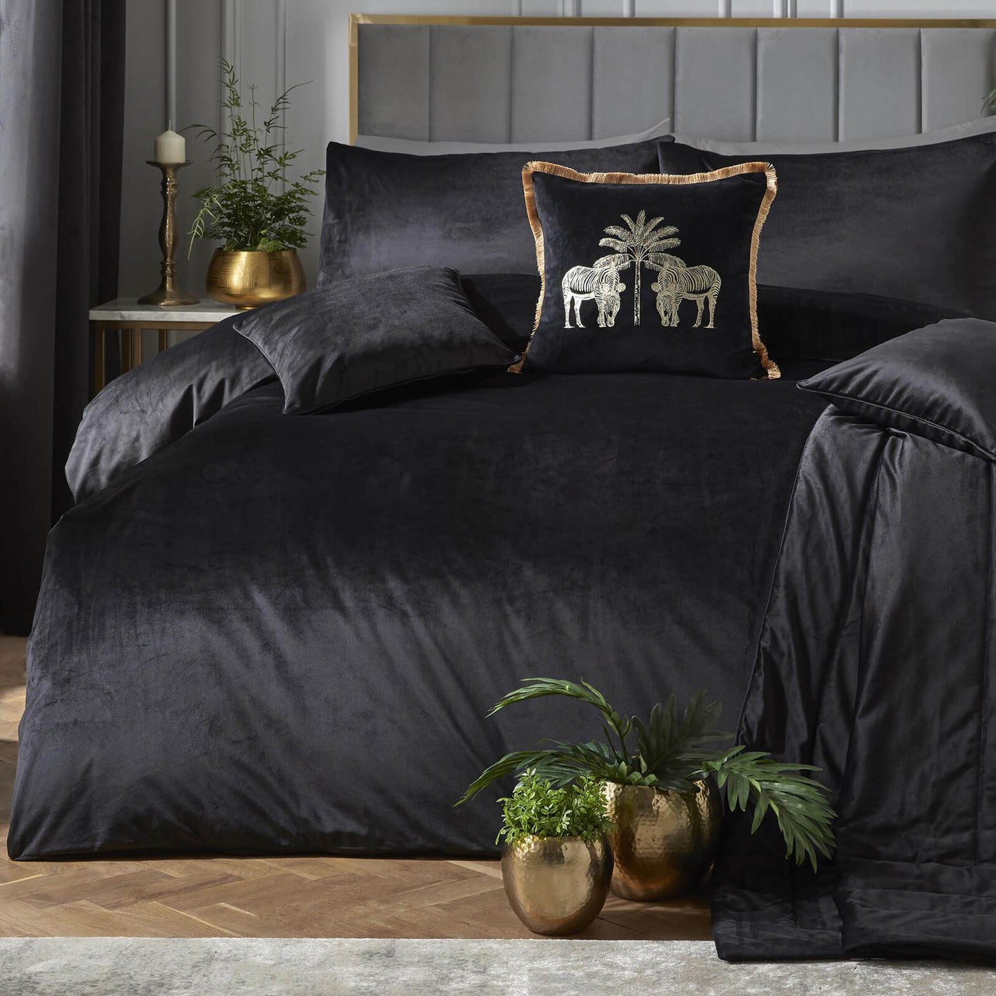 Montrose Black Duvet Set