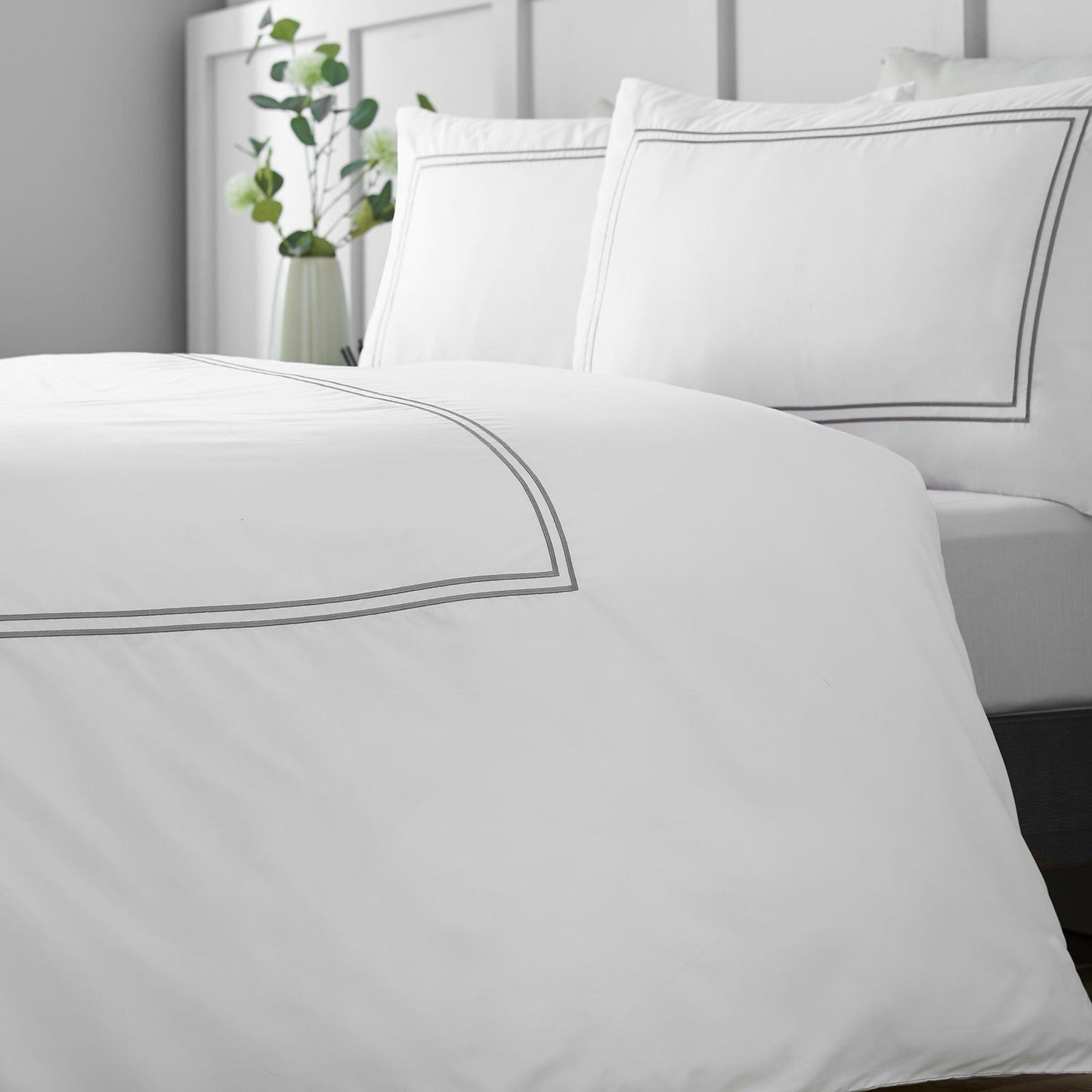 Catherine Lansfield So Soft Mono Satin Stitch White / Silver Duvet Cover Set
