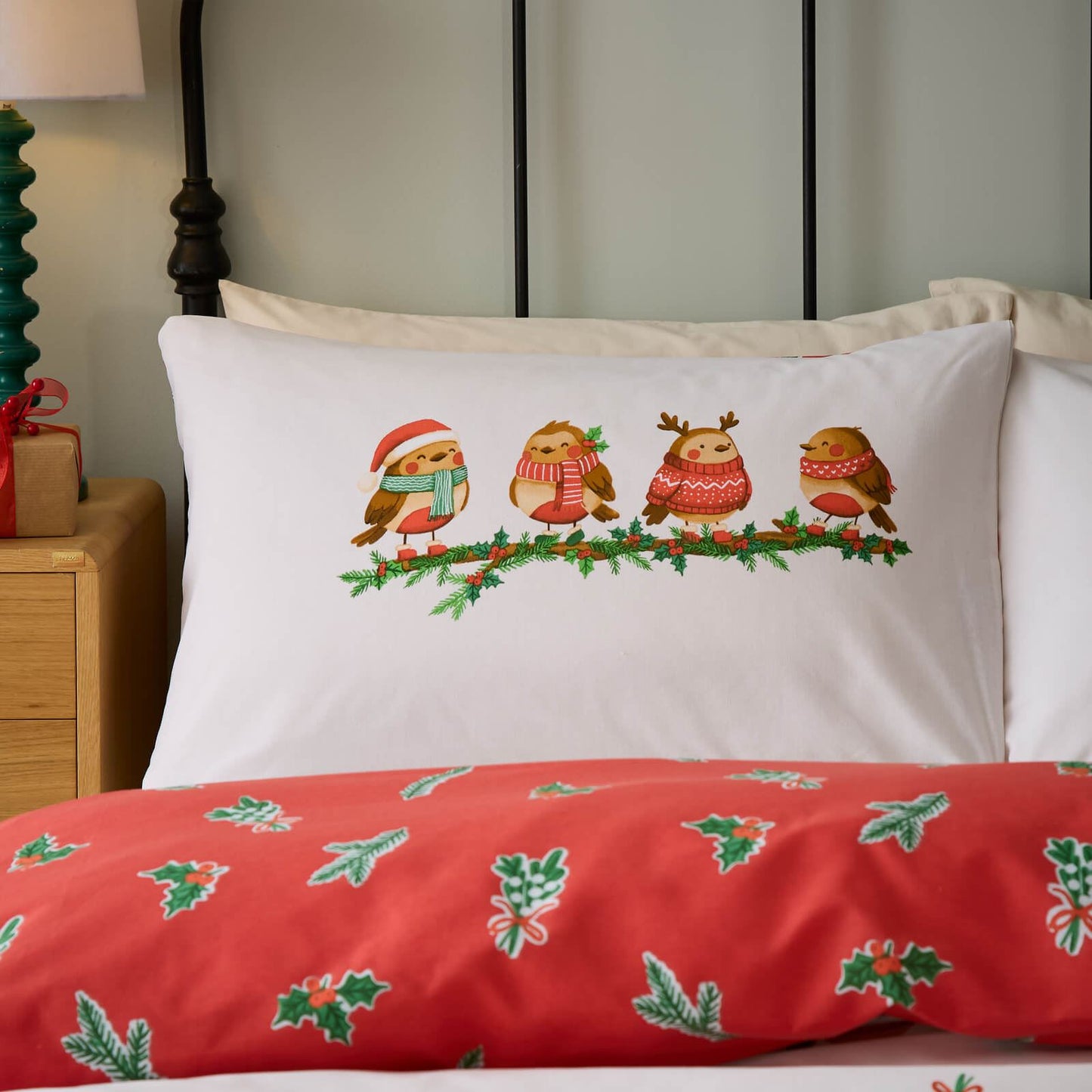 Catherine Lansfield Christmas Robins Printed Reversible Bedding Duvet Cover Set Red