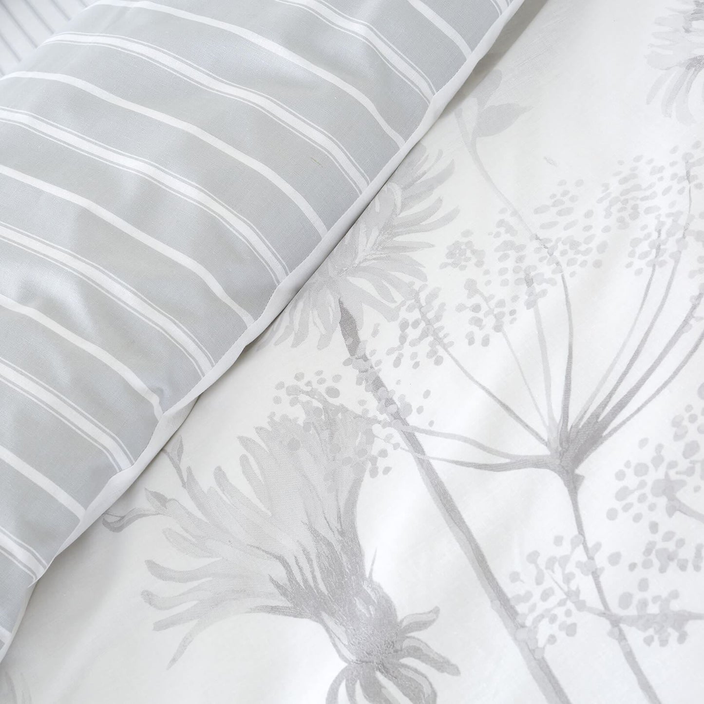 Meadowsweet Floral White/Grey Duvet Set