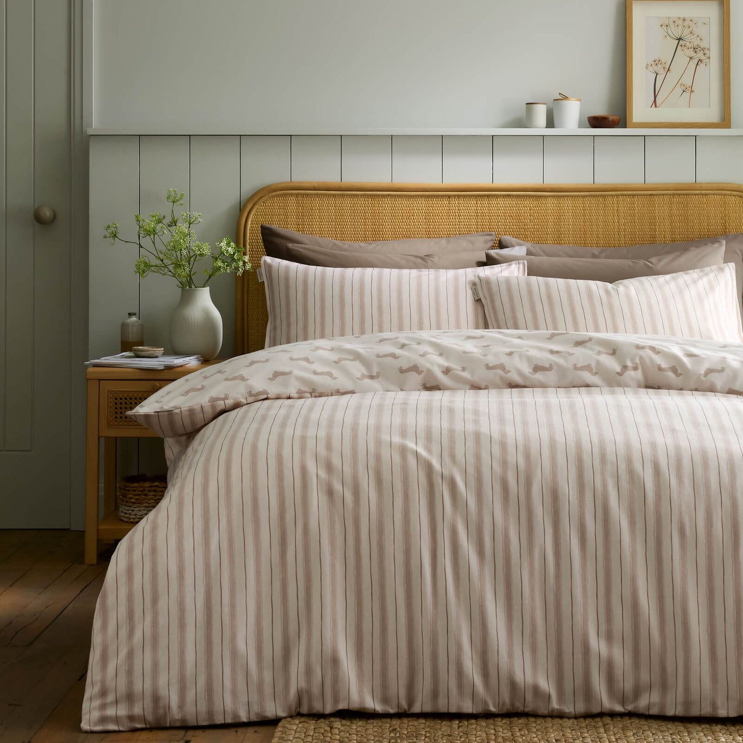 Emily Bond Peggy Dachshund Printed Reversible Cotton Bedding Duvet Cover Set Cream