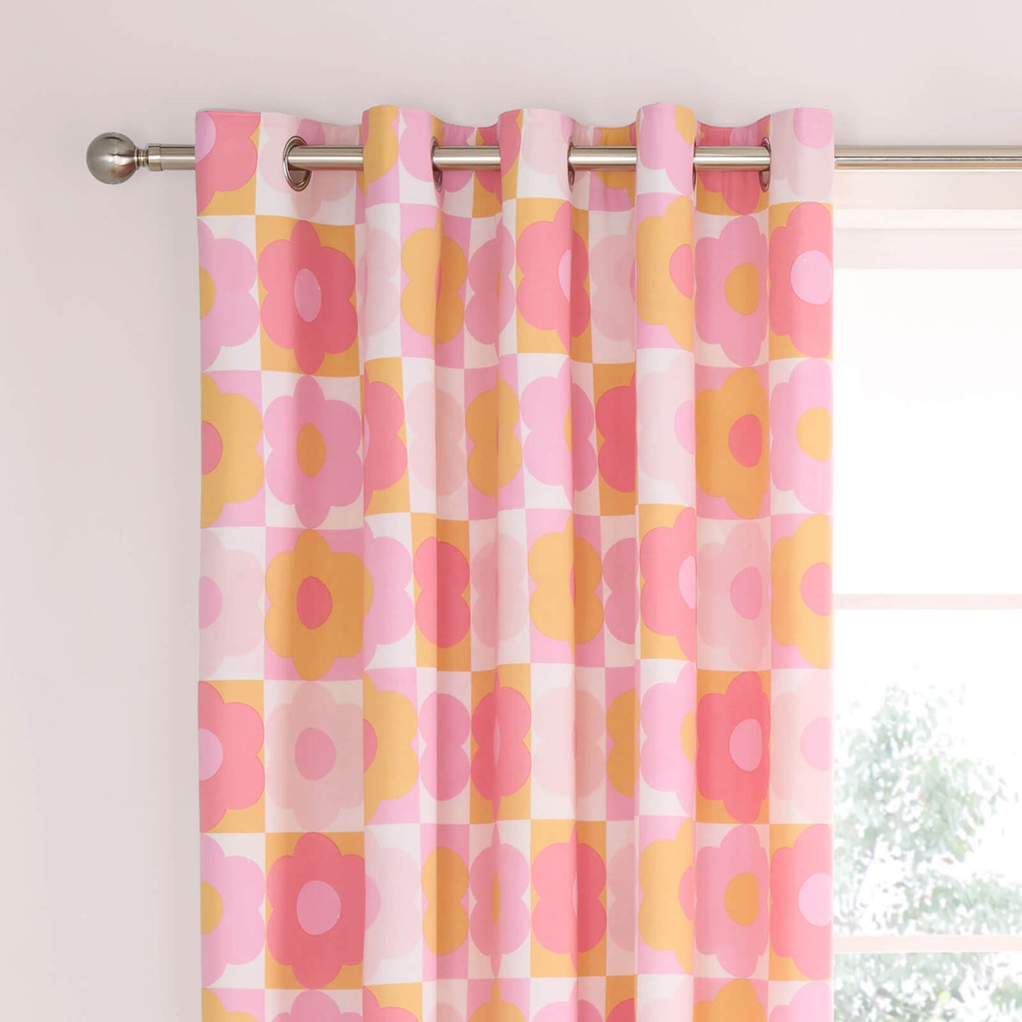 Retro Daisy 66x72 Inch Fully Reversible Eyelet Curtains Two Panels Pink