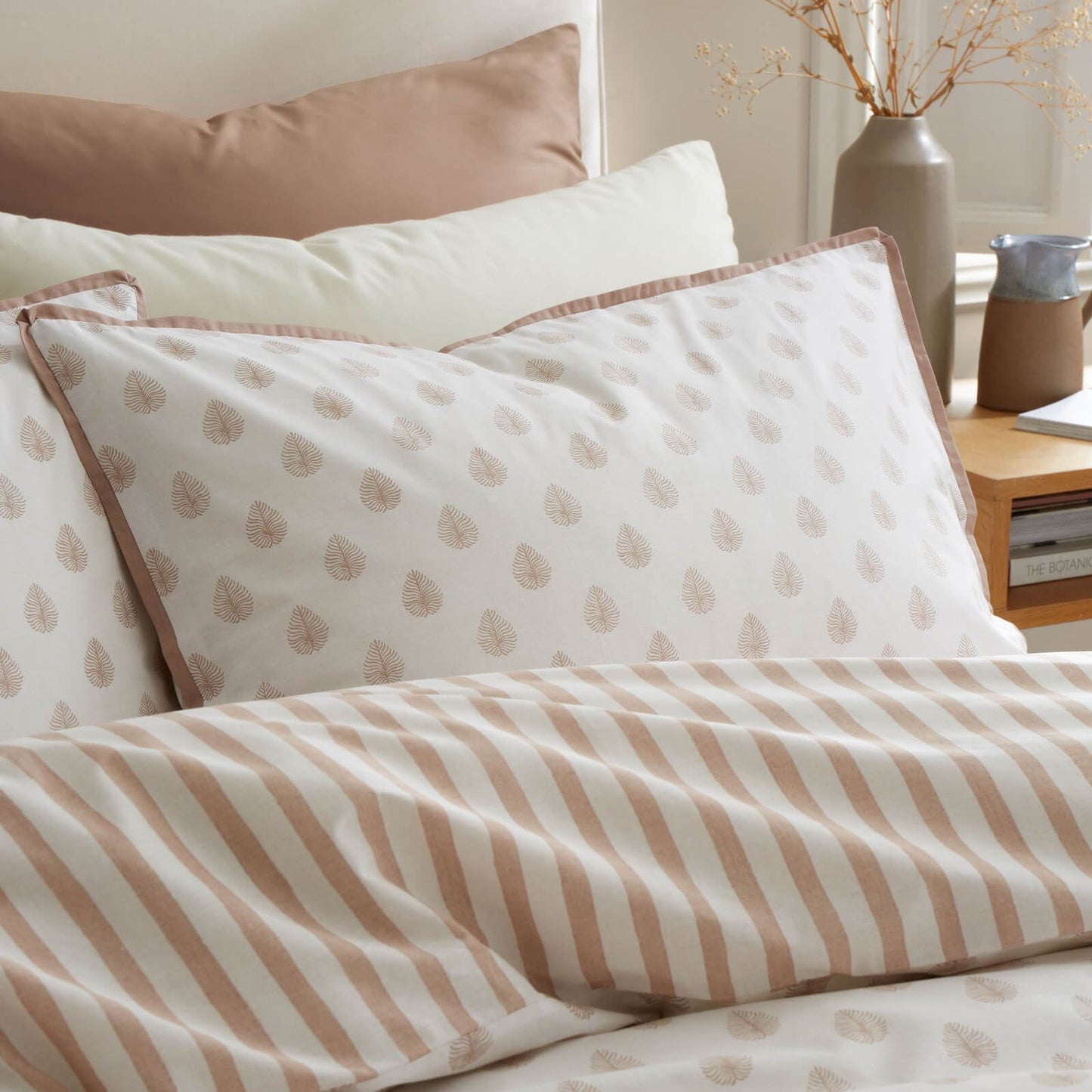 Emily Bond Jaipur Leaves Printed Reversible Cotton Bedding Duvet Cover Set Cream / Natural