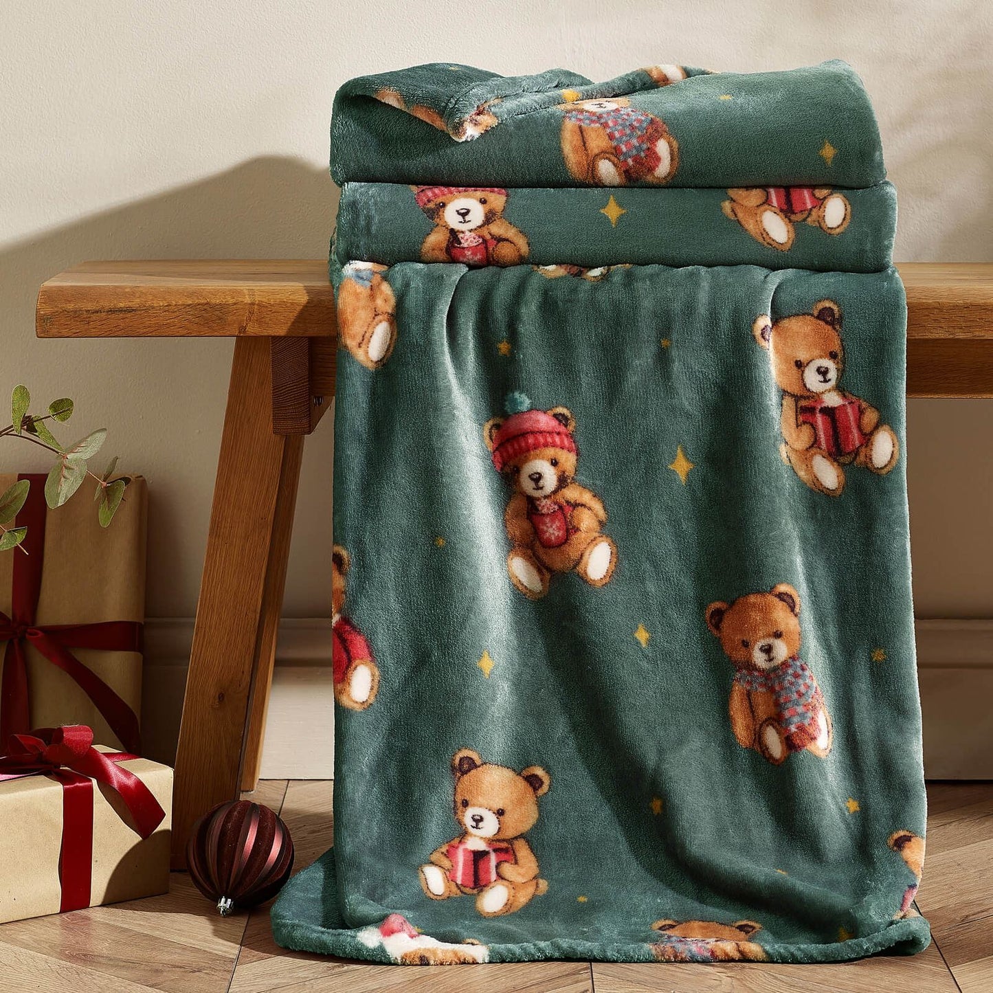 Catherine Lansfield Christmas Tartan Teddy Bear Fleece Cosy Blanket Throw Green - 130x170cm
