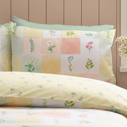 Catherine Lansfield Daisy Patchwork Yellow Duvet Cover Set