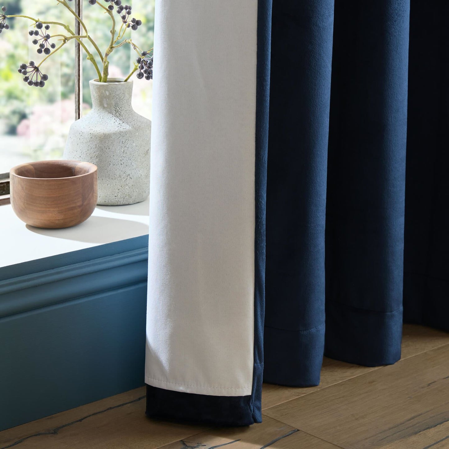 Catherine Lansfield Super Thermal Blackout Matt Velour Eyelet Door Panel Navy Blue