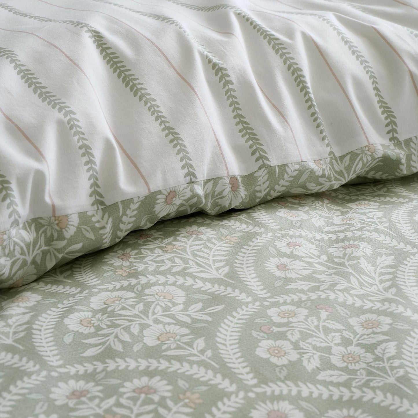 Scallop Floral Green Duvet Cover Set