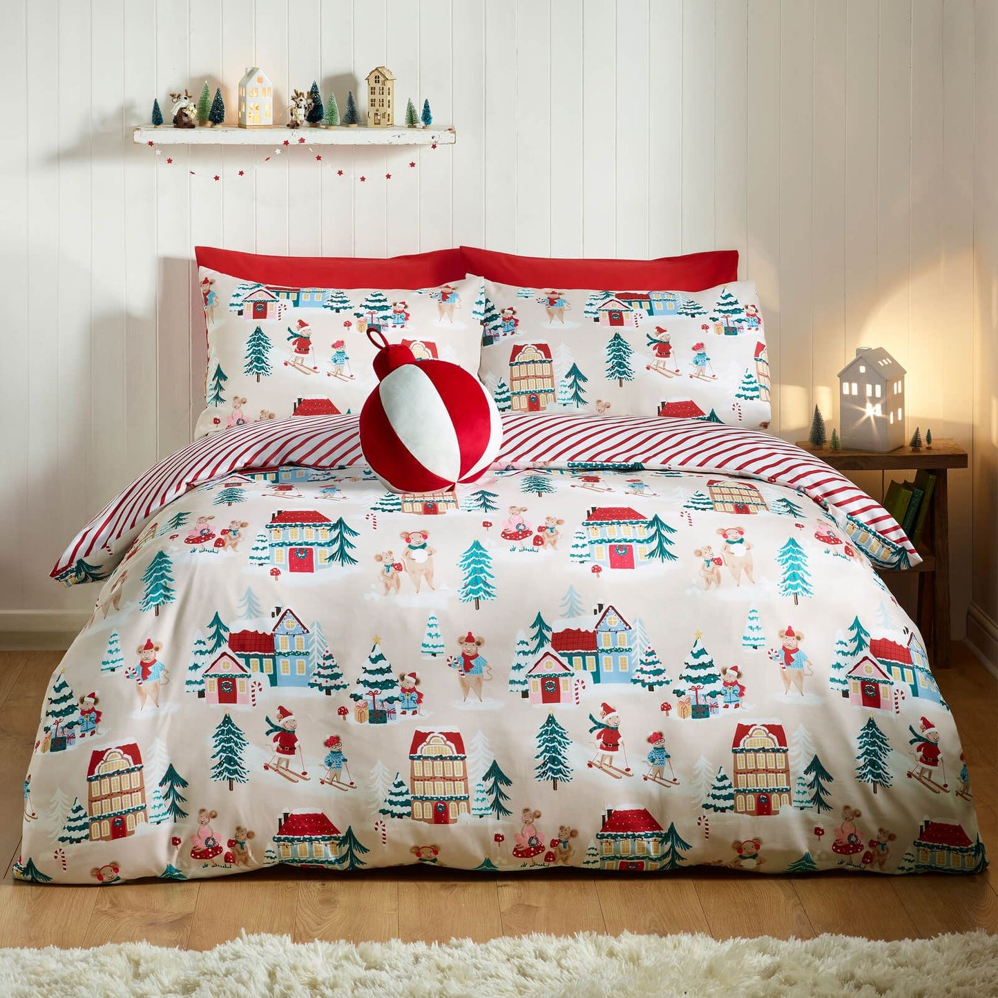 Catherine Lansfield Christmas Mouse Town Reversible Cotton Bedding Duvet Cover Set Natural