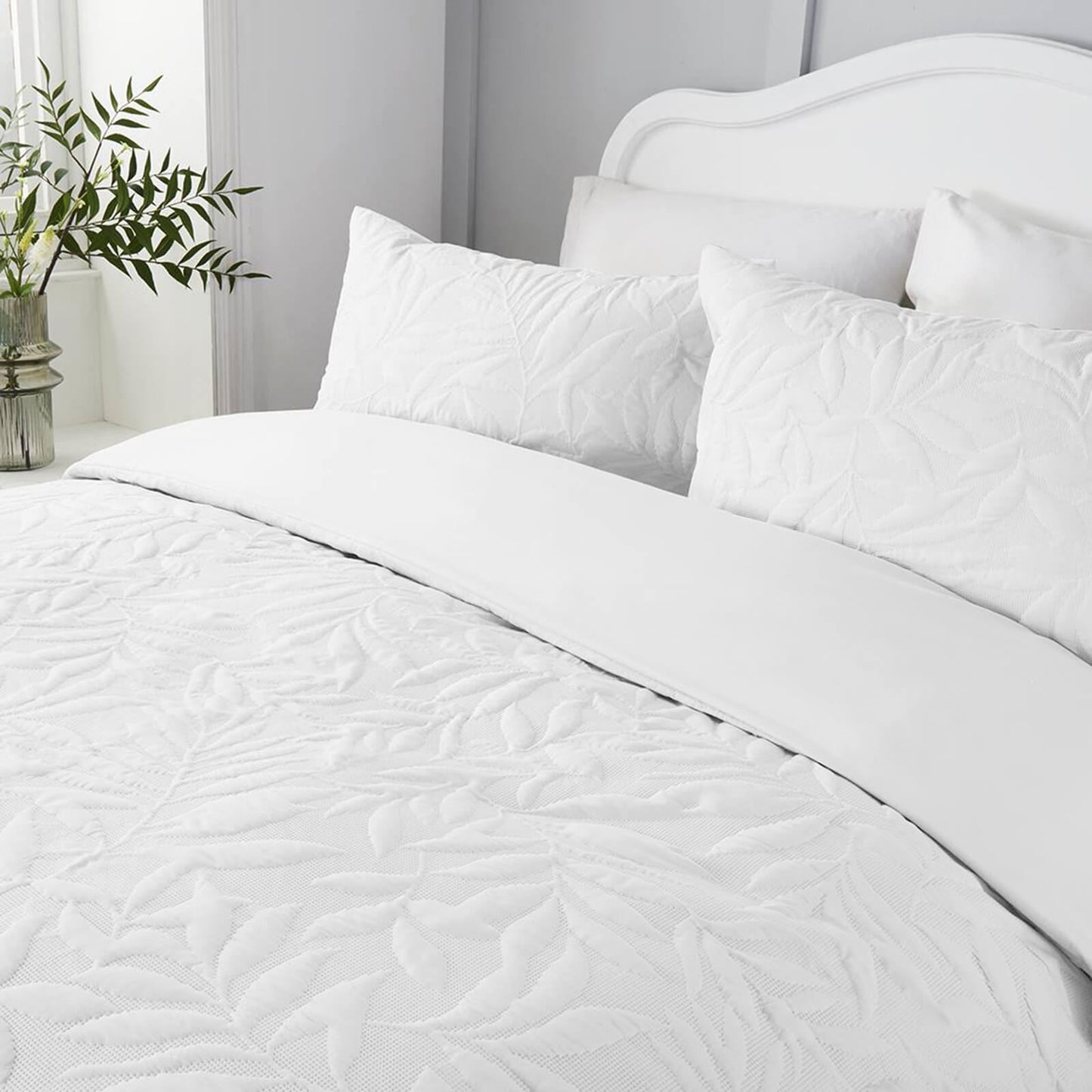 Luana White Duvet Set