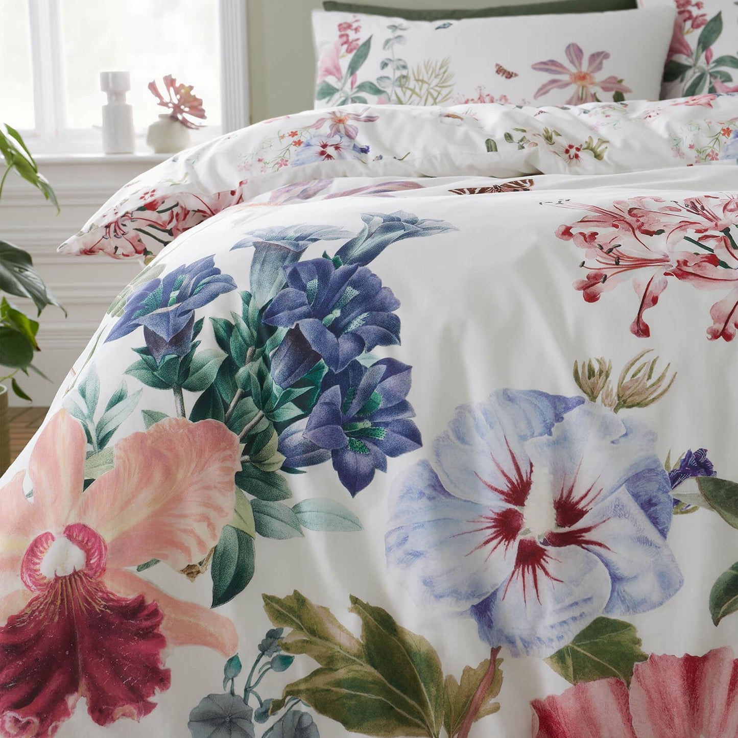 Exotic Garden White Duvet Cover Set