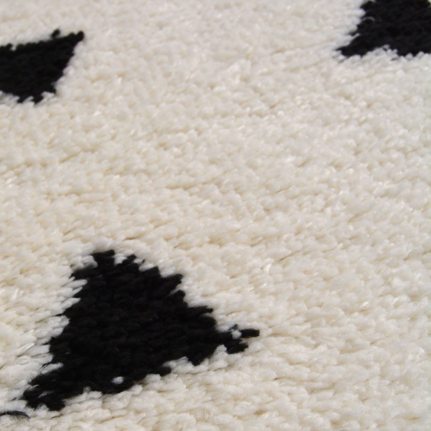 Snug Mono Triangles Rug
