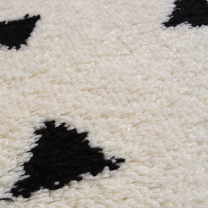 Snug Mono Triangles Rug