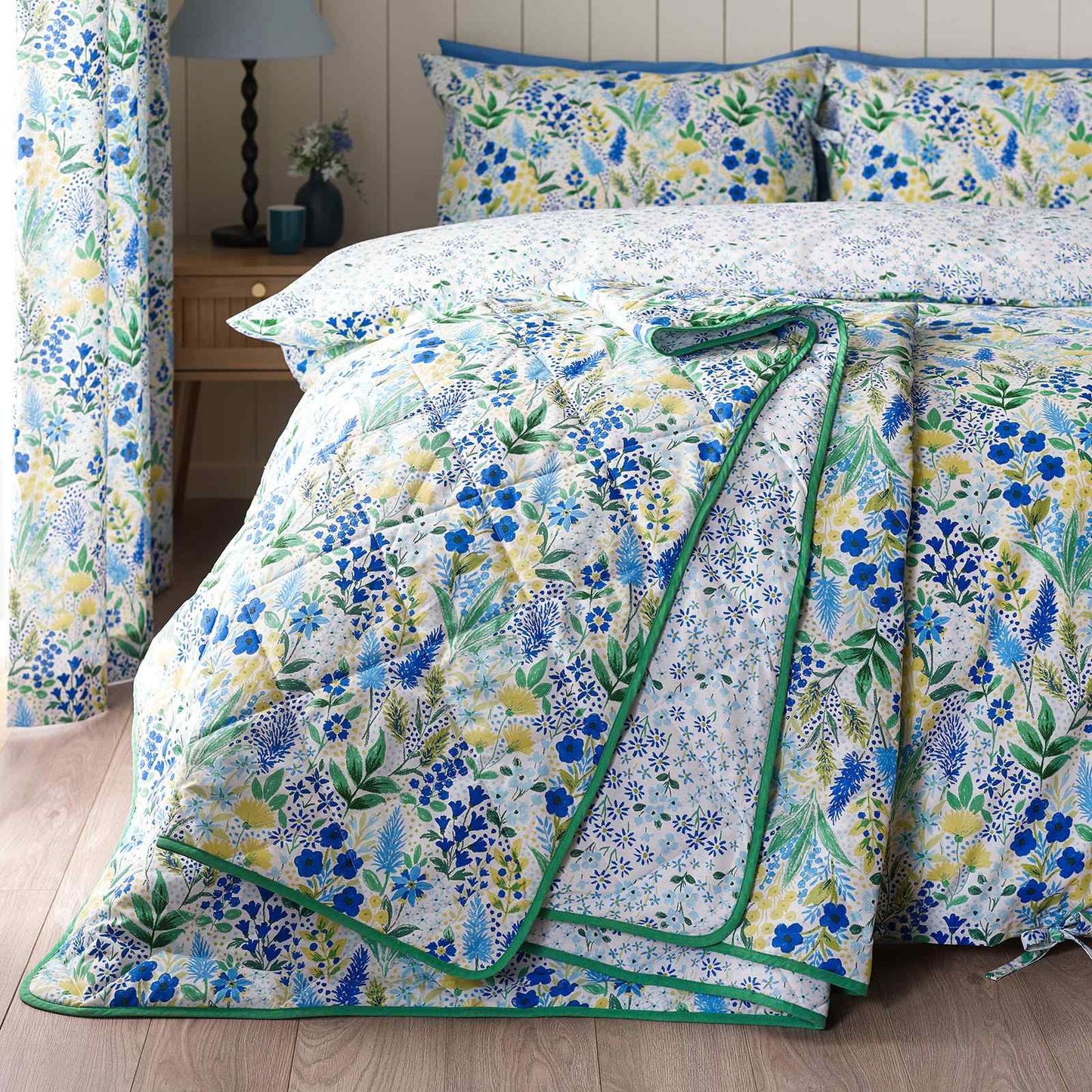 Tilly Floral Blue Bedspread