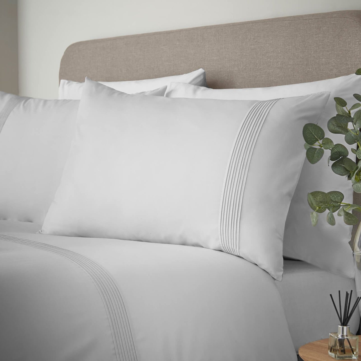 Catherine Lansfield Pintuck Percale Bedding Duvet Cover Set White