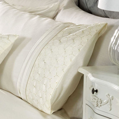 Everdean Cream Duvet Set