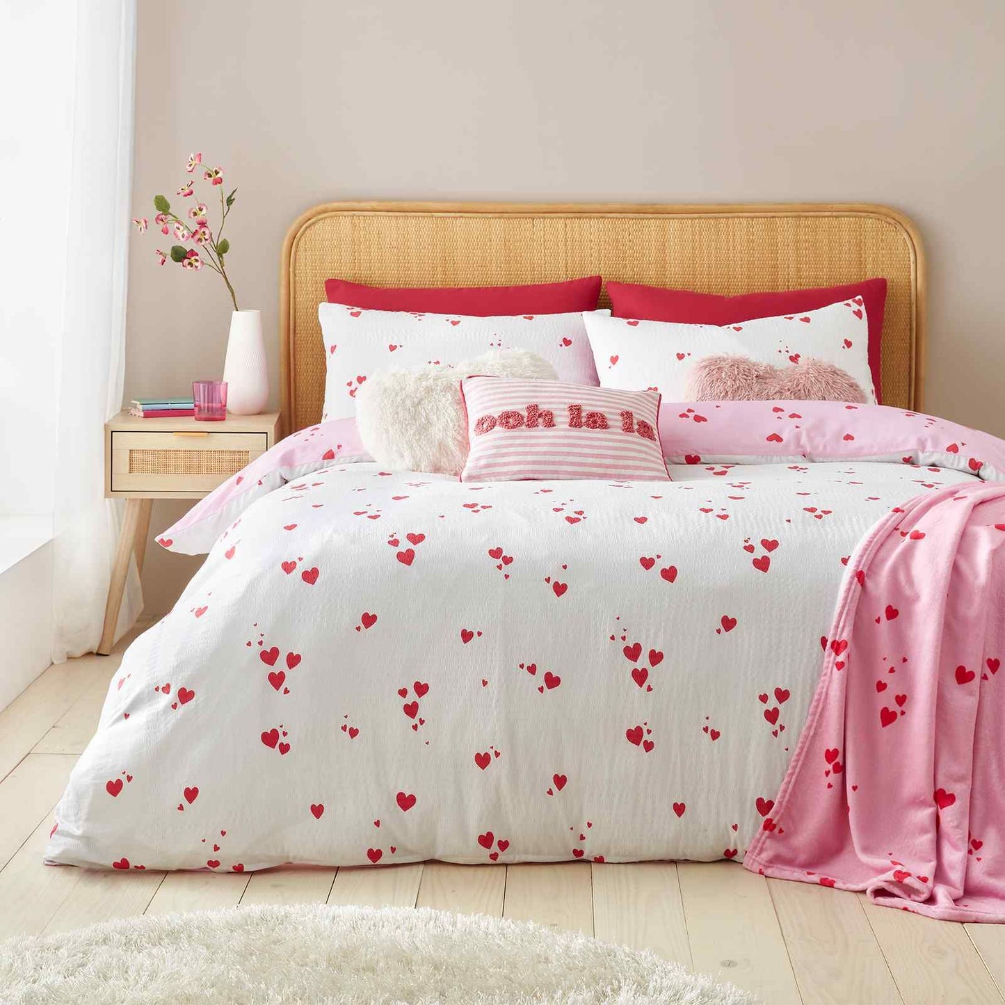 Seersucker Heart White / Red Duvet Cover Set