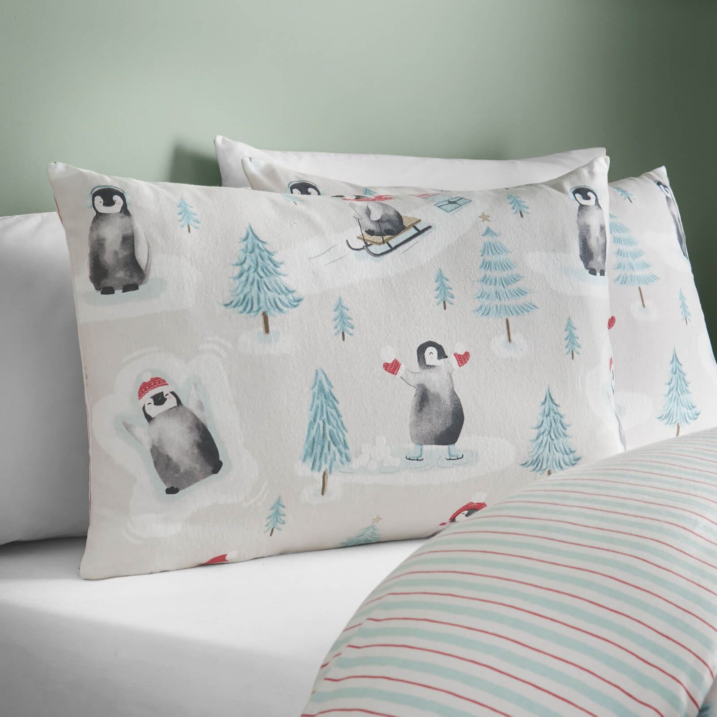 Catherine Lansfield Christmas Penguins Print Cotton Bedding Duvet Cover Set Green
