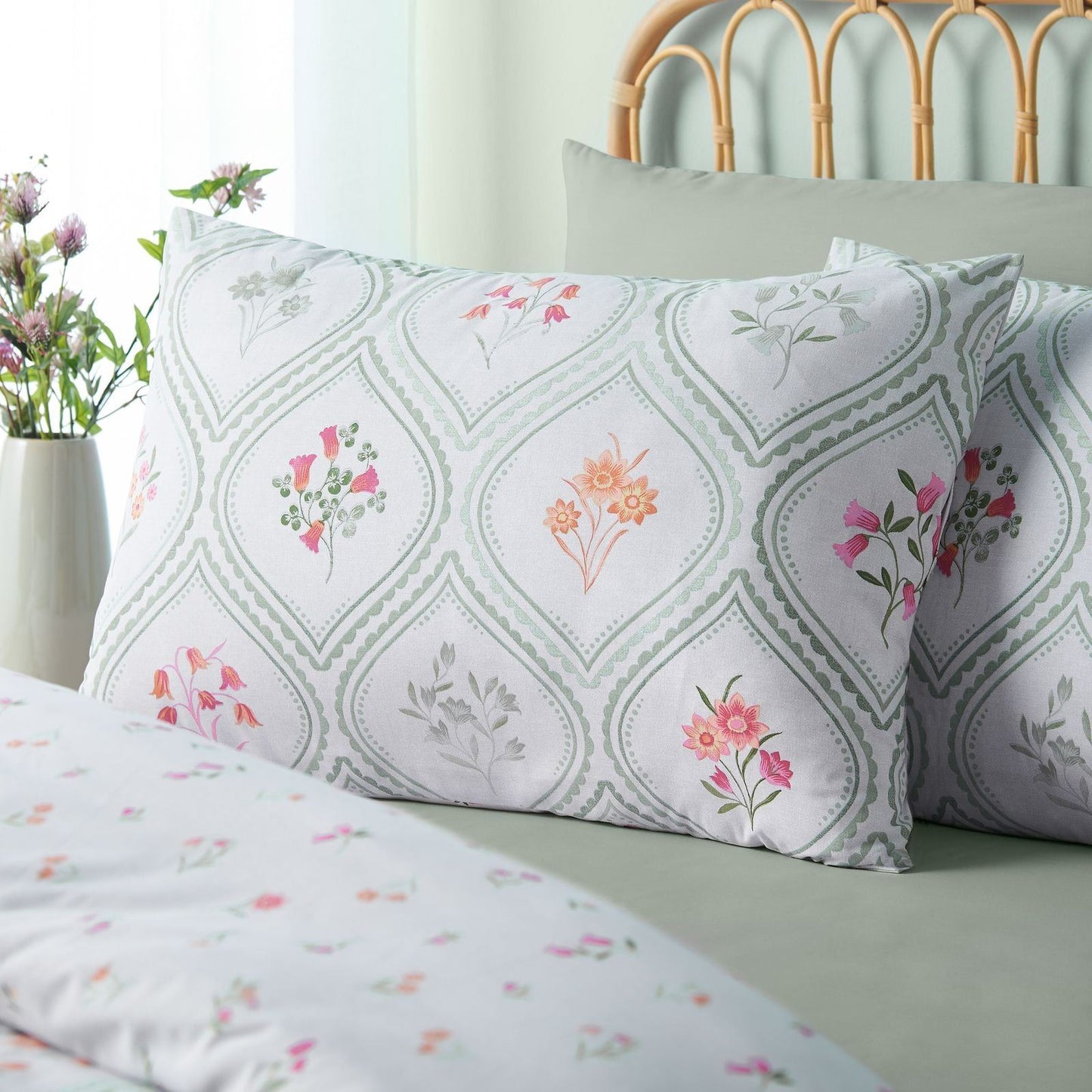 Catherine Lansfield Cameo Floral Soft Green Duvet Cover Set