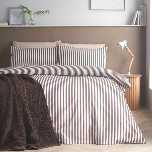 catherine-lansfield-epping-textured-reversible-bedding-duvet-cover-set-chocolate