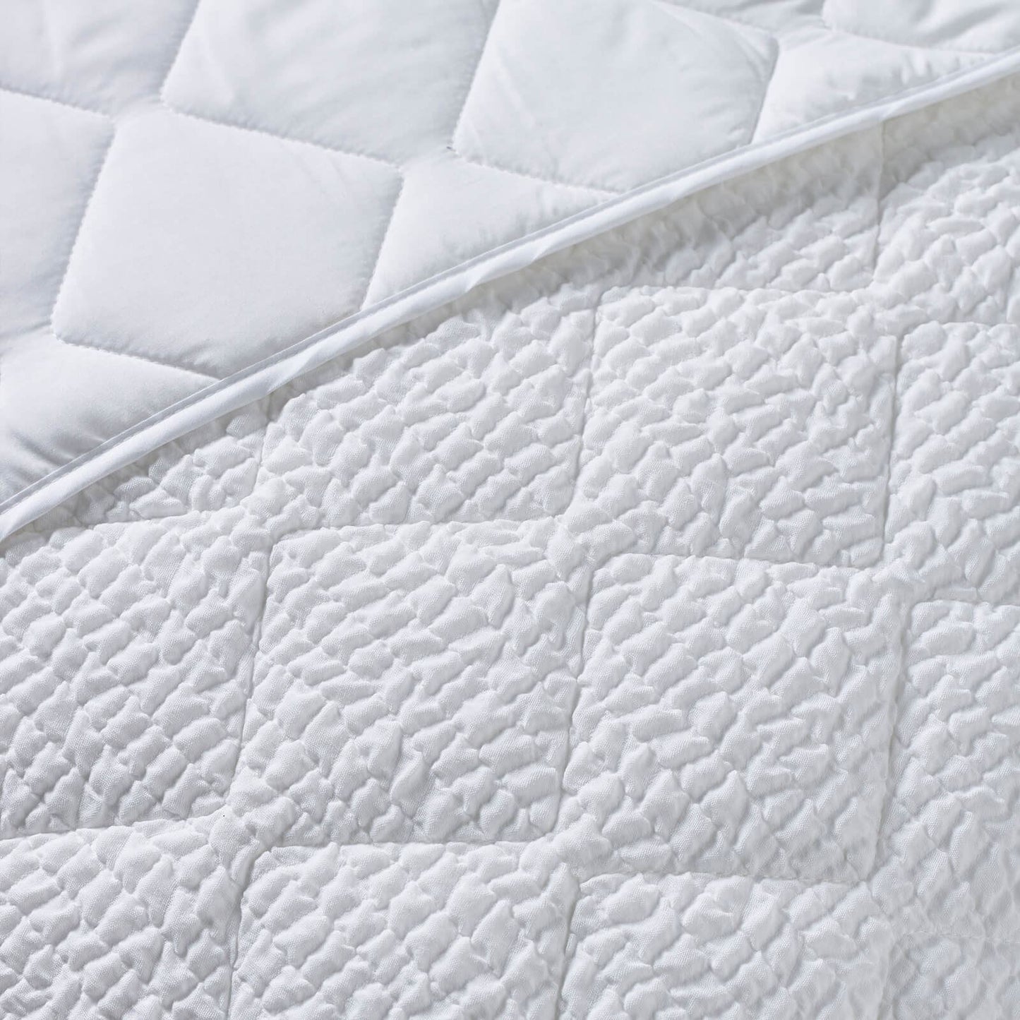 Catherine Lansfield Crinkle Seersucker Texture Bedspread White - 220x220cm