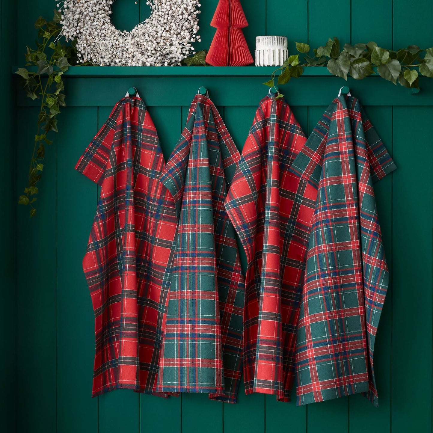 Catherine Lansfield Christmas Tartan Check Kitchen Tea Towel Pack of 4 Red / Green - 50x70cm