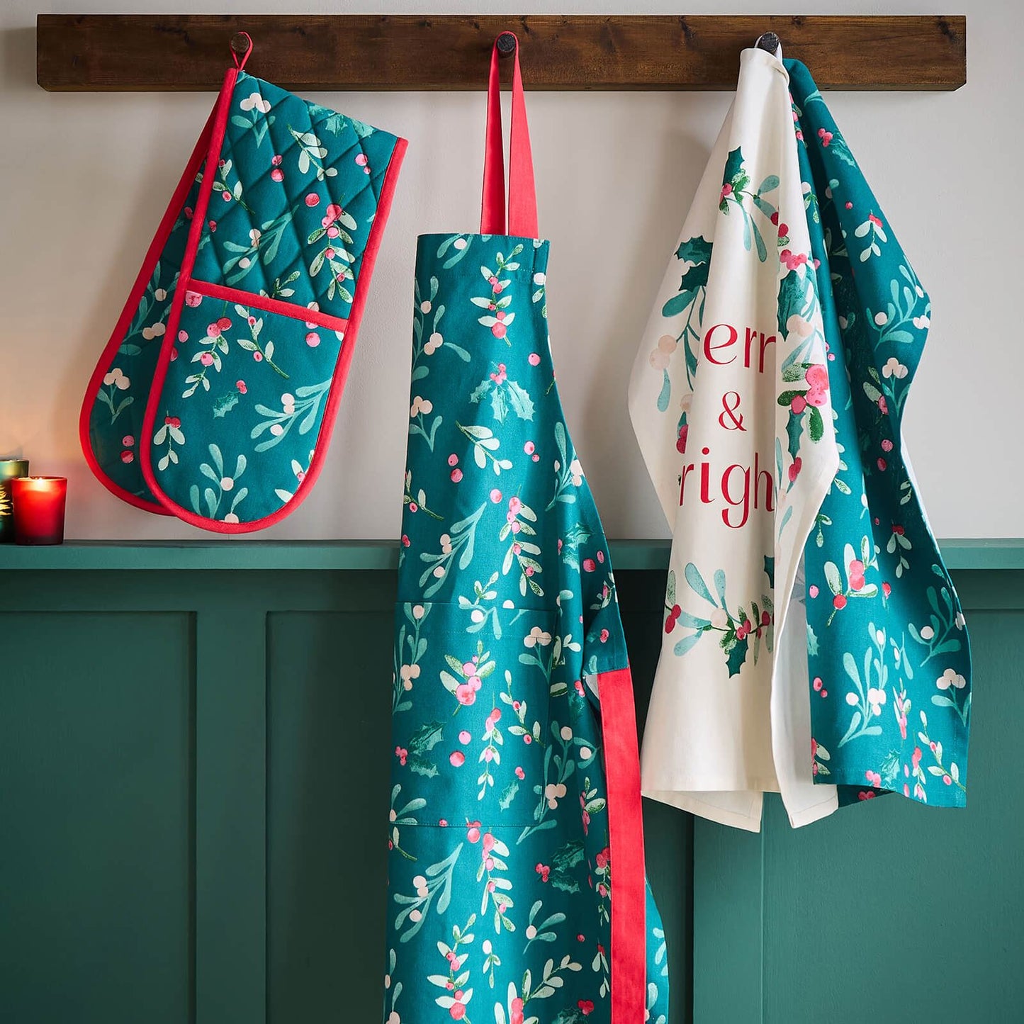 Christmas Holly And Mistle Toe Green Oven Glove - Double