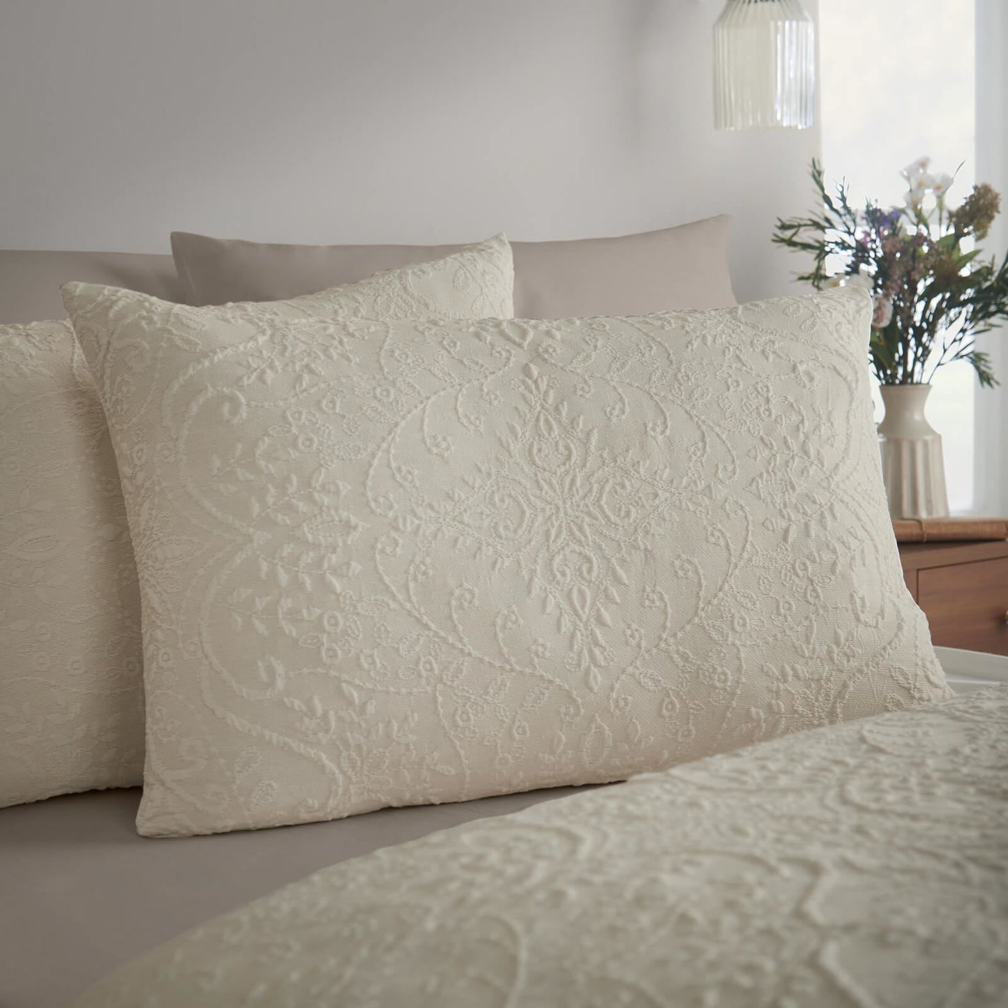 Catherine Lansfield Amelia Jacquard Easy Care Bedding Duvet Cover Set Cream