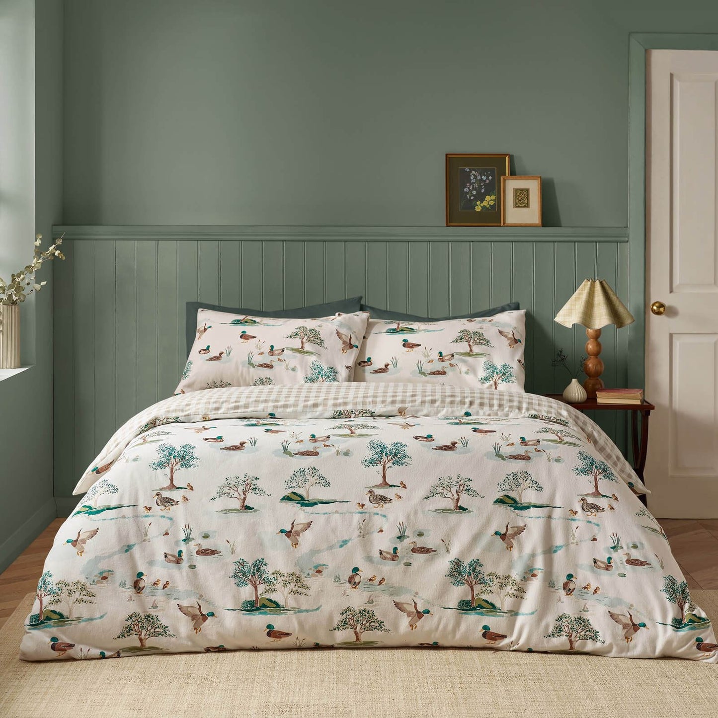 Catherine Lansfield Brushed Mallards Printed Reversible Cotton Bedding Duvet Cover Set Cream