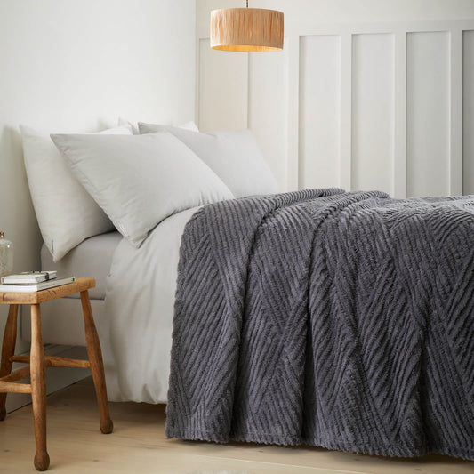 catherine-lansfield-happy-capybara-reversible-bedding-duvet-cover-set-natural-super-king