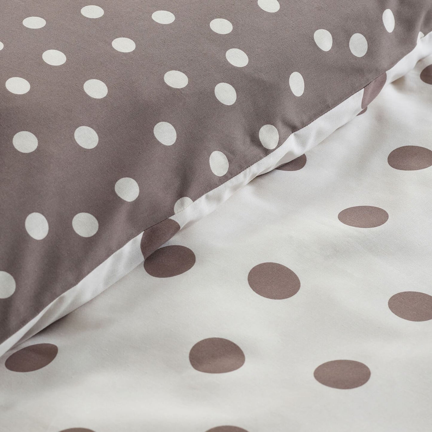 Catherine Lansfield Polka Dot Reversible Bedding Duvet Cover Set Chocolate
