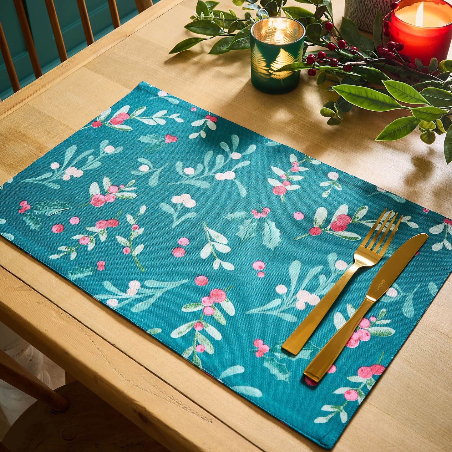 Christmas Holly And Mistle Toe Green Placemat - 30x46 cm