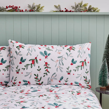 Brushed Christmas Holly And Mistletoe White / Green Duvet Cover Set