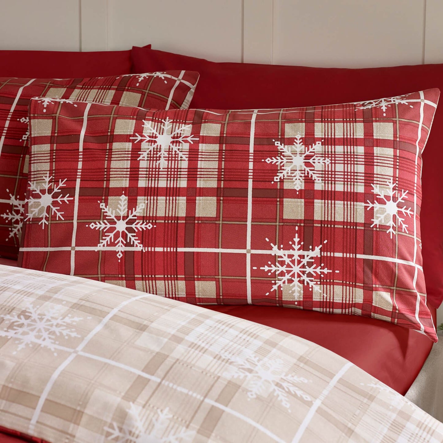Catherine Lansfield Christmas Scandi Checked Reversible Bedding Duvet Cover Set Red