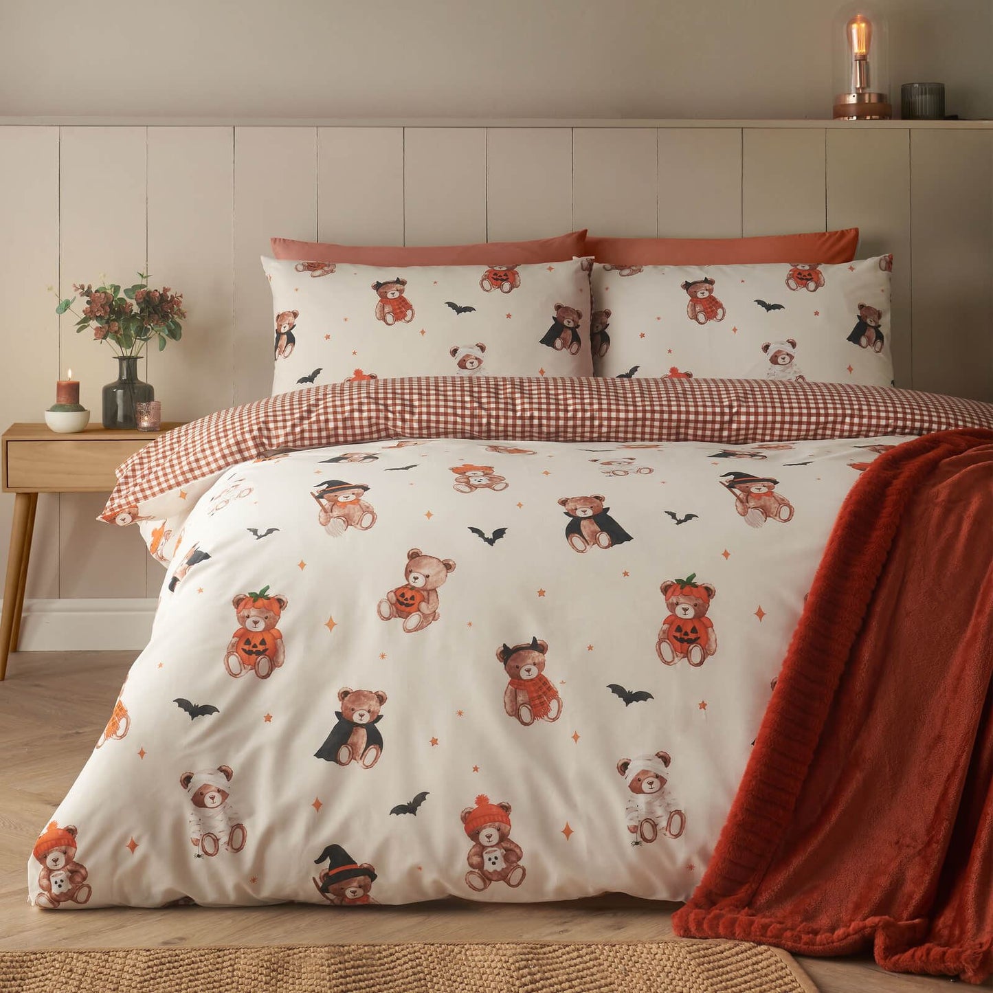 Catherine Lansfield Scare Bears Printed Reversible Bedding Duvet Cover Set Cream