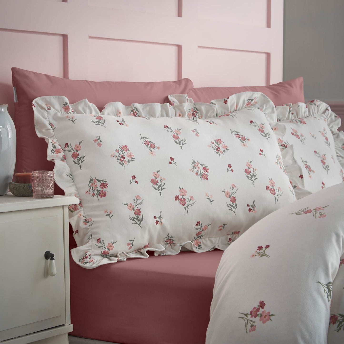 Catherine Lansfield Ditsy Floral Reversible Cotton Bedding Duvet Cover Set Pink
