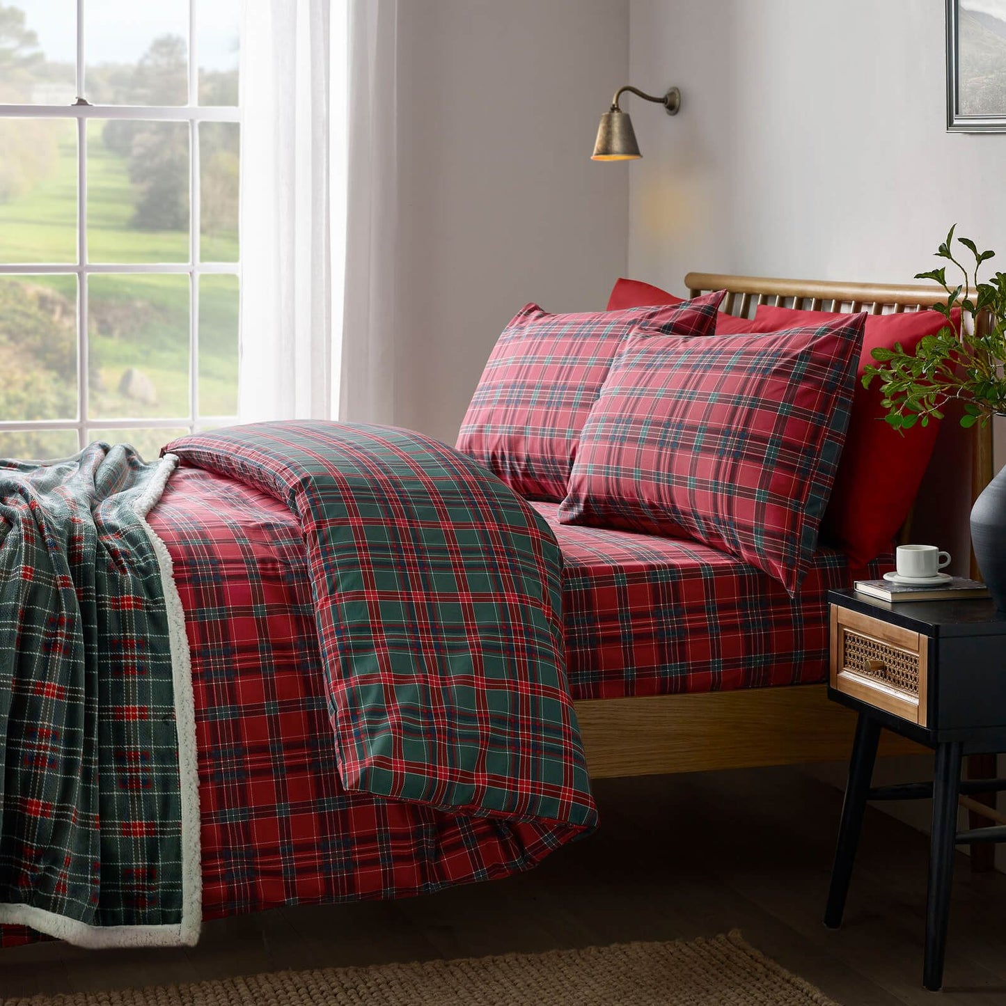 Catherine Lansfield Tartan Checked Reversible Bedding Duvet Cover Set Red / Green