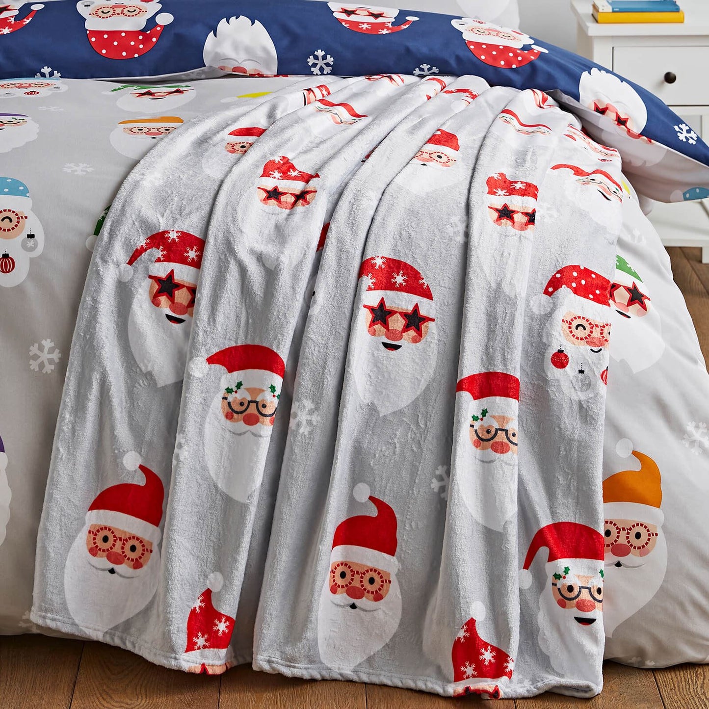 Christmas Santa Spec-Tacular Cosy Fleece Blanket Throw Grey