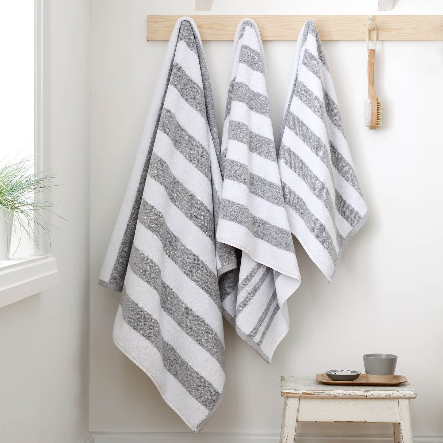 Reversible Stripe Jacquard Sage Grey Bath Sheet - 90x140 cm