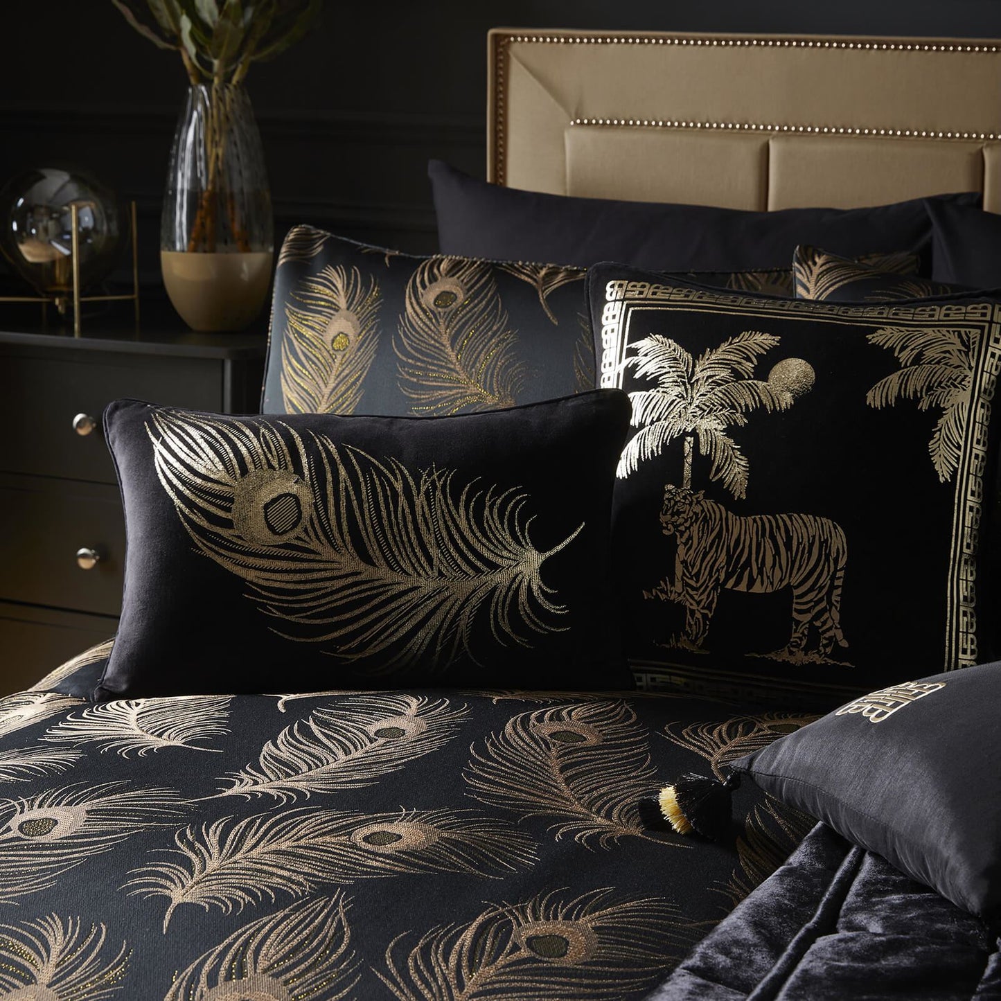 Dandy Feather Black / Gold Duvet Set