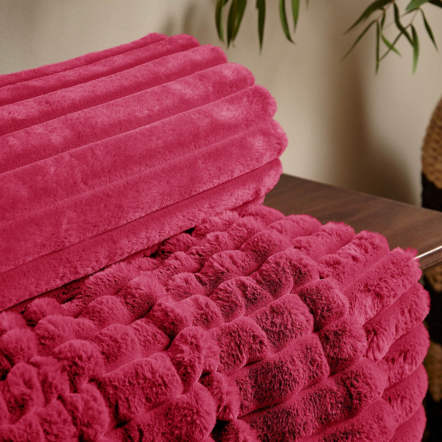 Cosy Ribbed Faux Fur Soft Blanket Throw Hot Pink