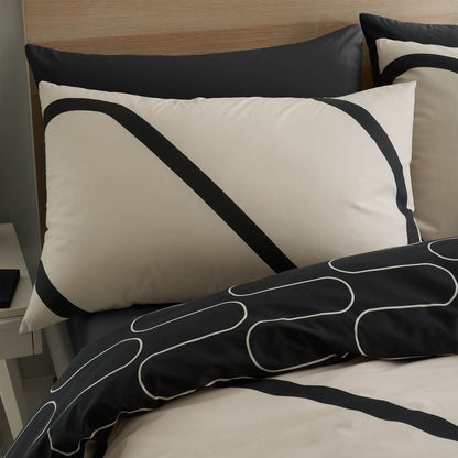 Linear Curve Black Duvet Set